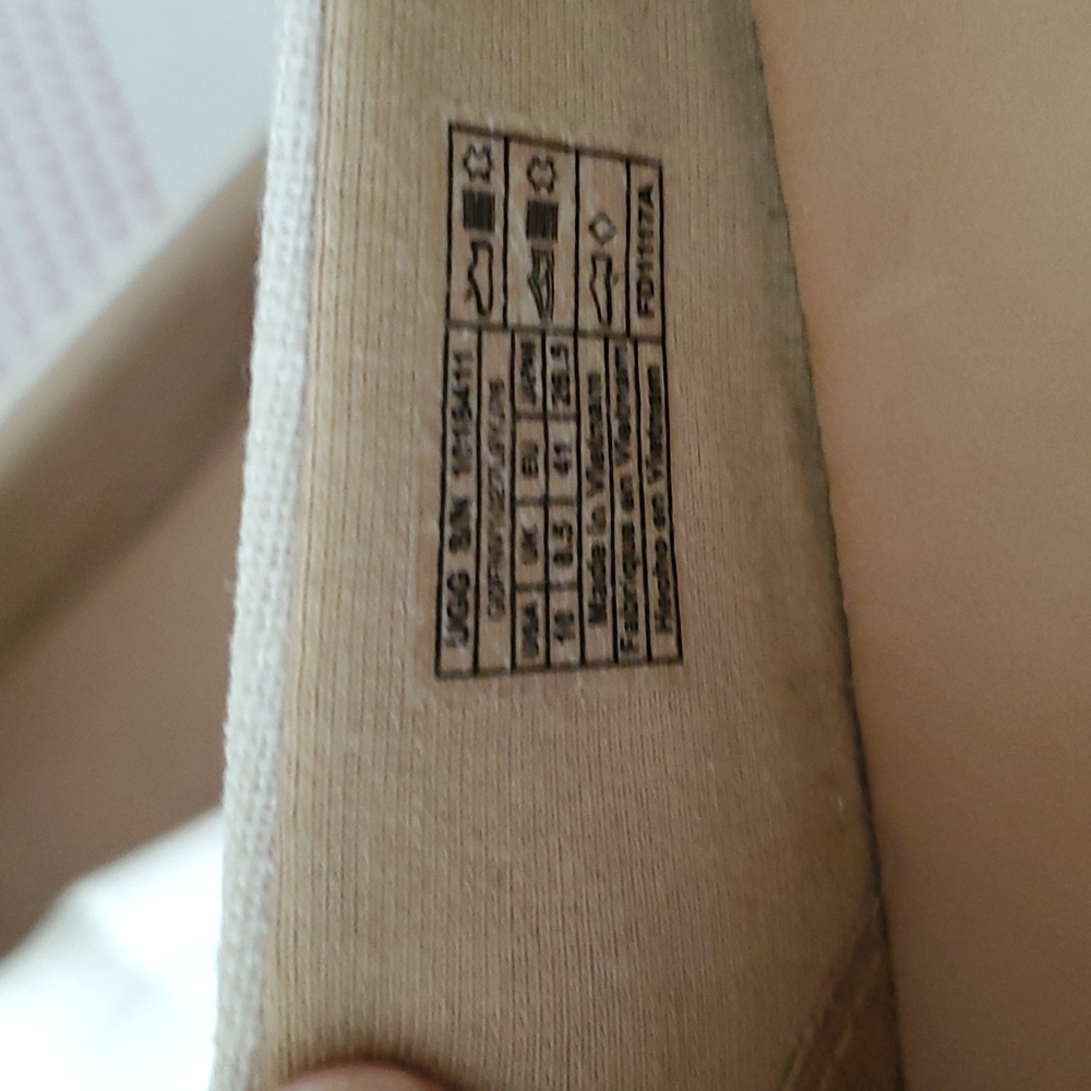 UGG Mesa Canvas Slip On Shoes - Picture 4 of 8